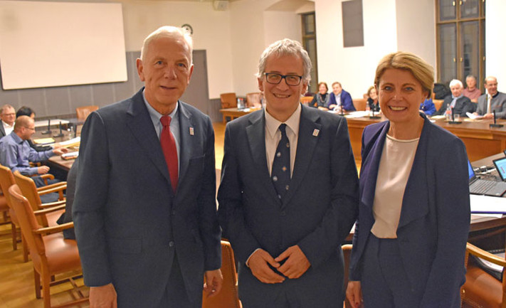OB Mergel und BM Christner begrüßten Dr. Knittel (M.) als neuen Leiter des Literaturhauses