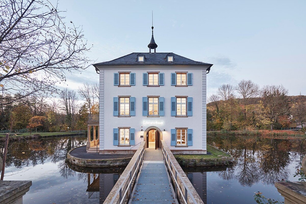 Außenansicht des Literaturhauses Heilbronn im Trappenseeschlösschen - Foto: Dietmar Strauss, Besigheim