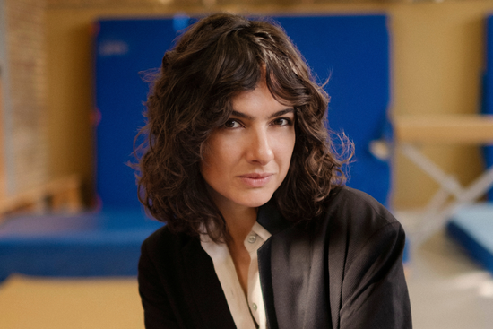 Porträtfoto der Schriftstellerin Son Lewandowski